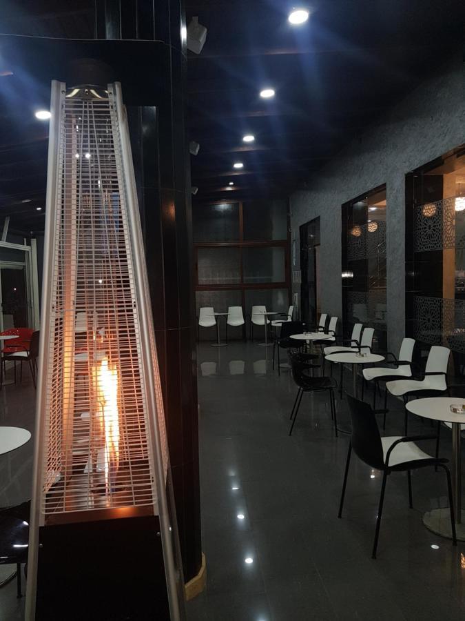 Zellaka Hotel & Cafe Khouribga Luaran gambar
