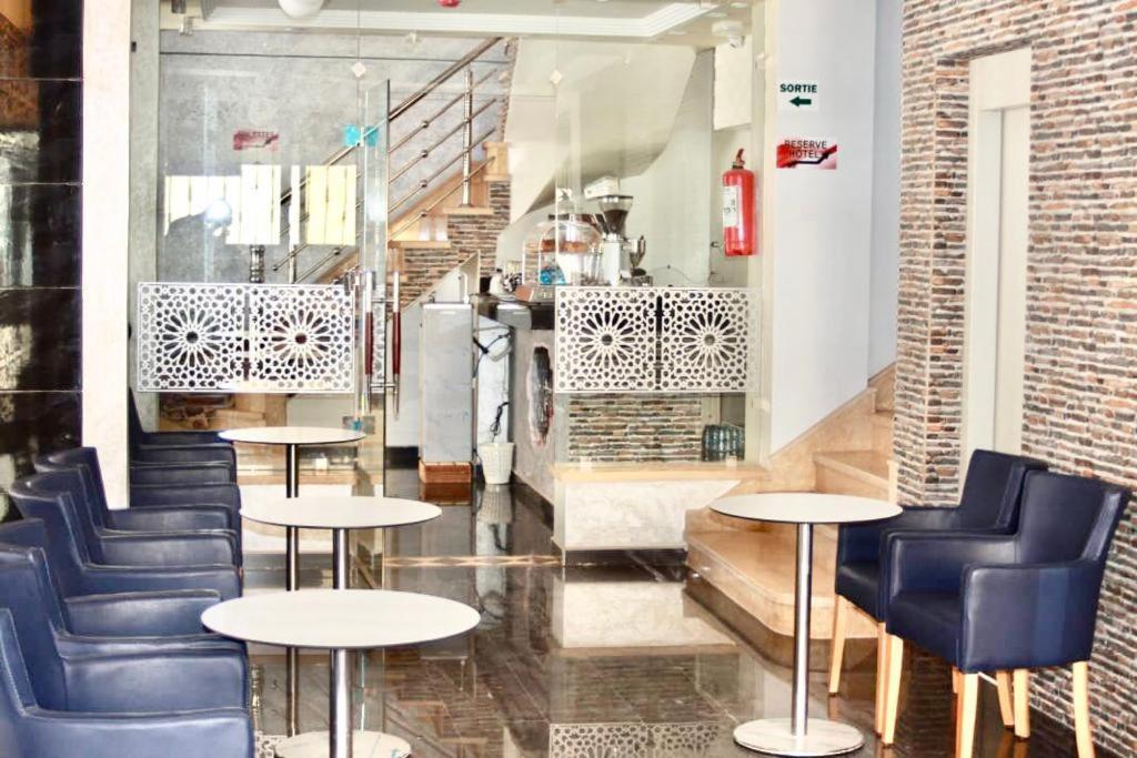 Zellaka Hotel & Cafe Khouribga Luaran gambar