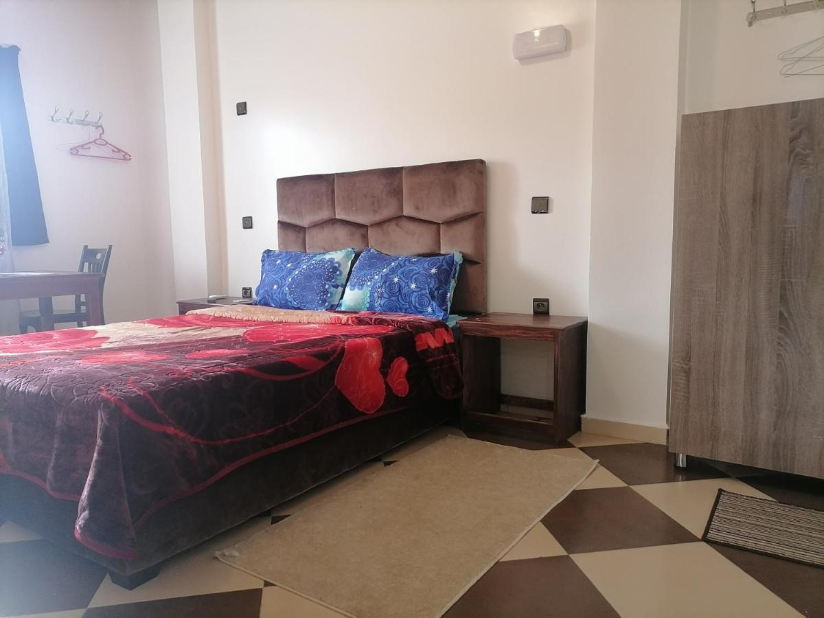 Zellaka Hotel & Cafe Khouribga Luaran gambar